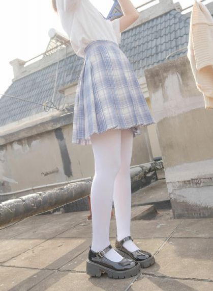 荒草萋萋
